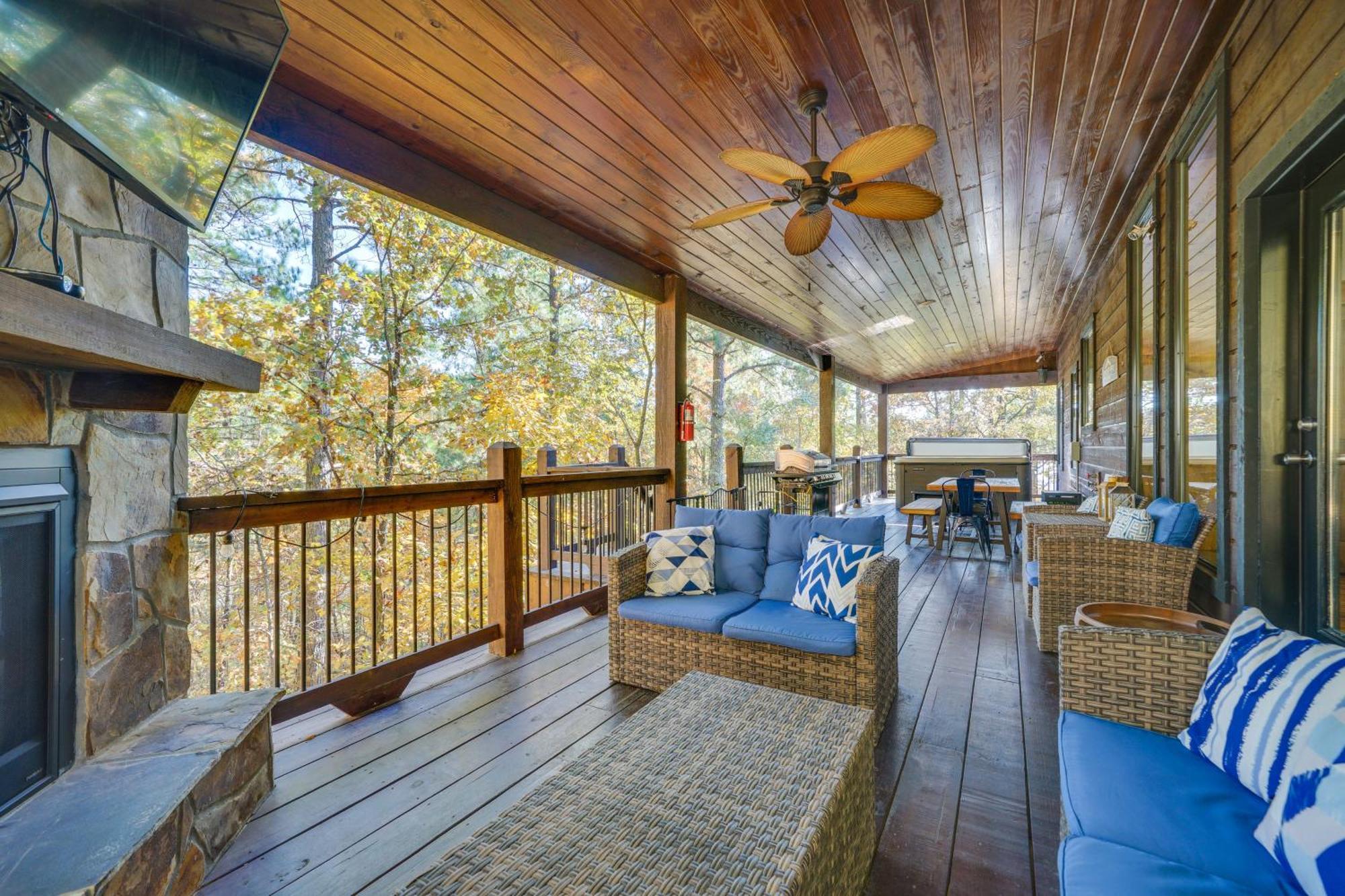 Broken Bow Family Cabin With Fireplace And Hot Tub! Zewnętrze zdjęcie